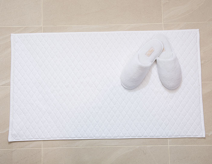 https://www.luxurycollectionstore.com/images/products/lrg/luxury-collection-bath-mat-LUX-321-01-WH_lrg.jpg
