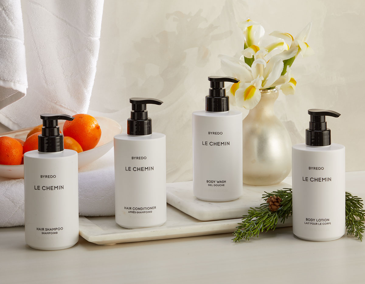 https://www.luxurycollectionstore.com/images/products/xlrg/le-chemin-byredo-bath-and-body-set-LUX-308-01-01-10_xlrg.jpg