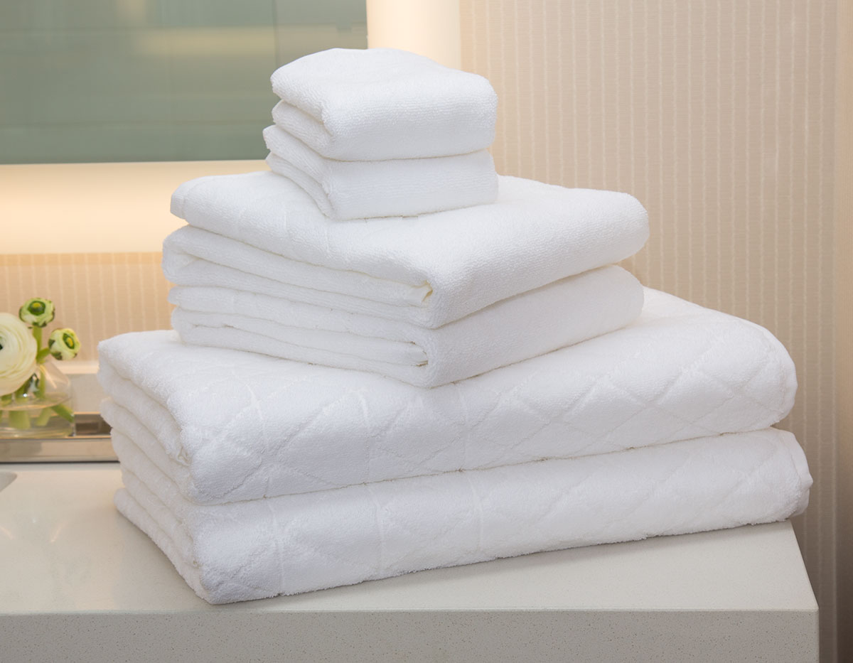 https://www.luxurycollectionstore.com/images/products/xlrg/luxury-collection-bath-sheet-set-LUX-320-01-SET-BS-WH_xlrg.jpg